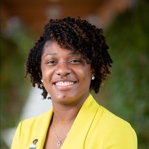 Meet your Posher, Crystal